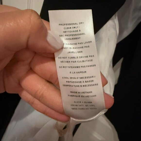 Alice + Olivia Elegant Black Sleeveless Vest - Picture 6 of 7